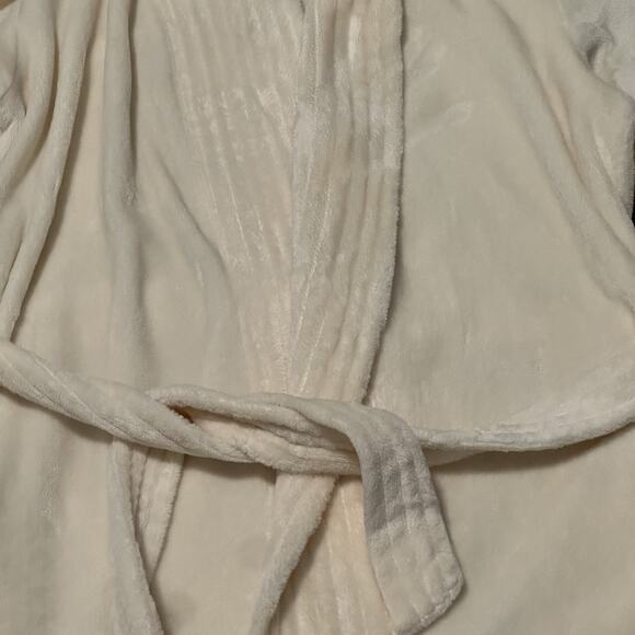 Eberjey Women Small Robe Chalet Belted Plush Cloud Ivory - Picture 4 of 10